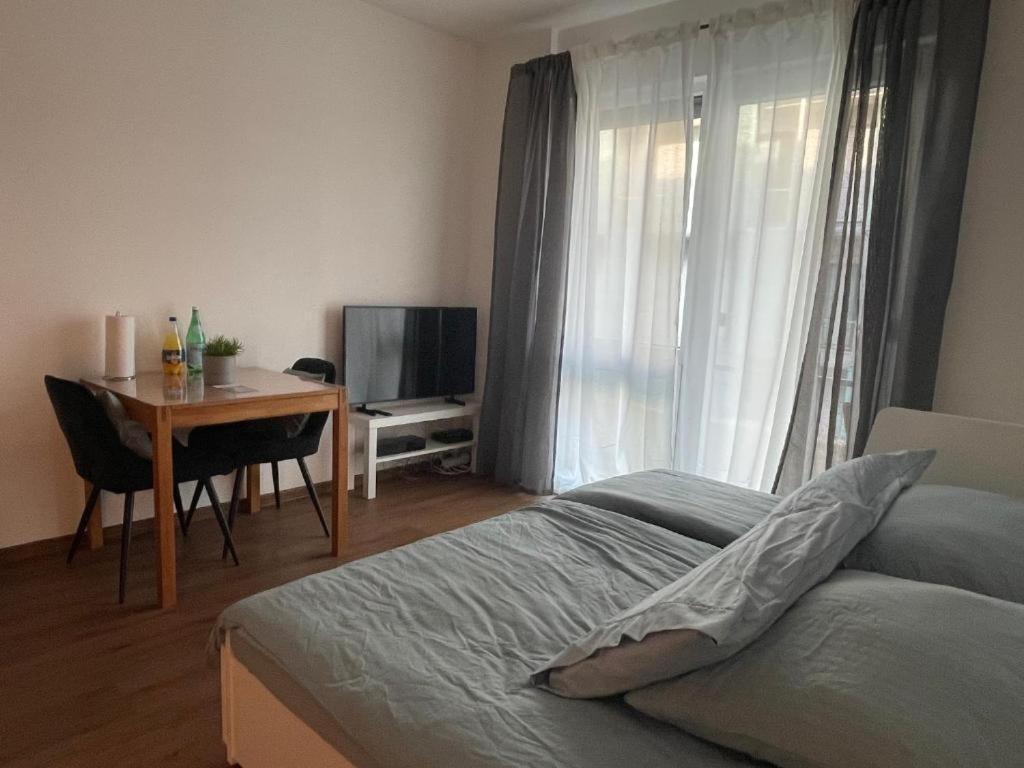 Emperors Baths - Cozy Modern Apartment *